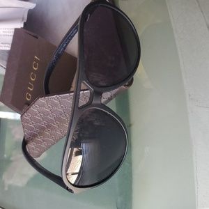 Gucci matte black sunglasses *MAKE ME AN OFFER
